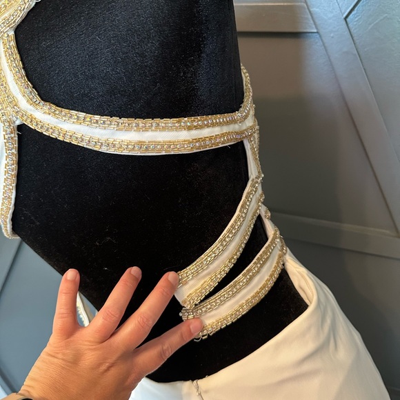 ♥️ White Faviana beaded formal gown - Picture 6 of 8